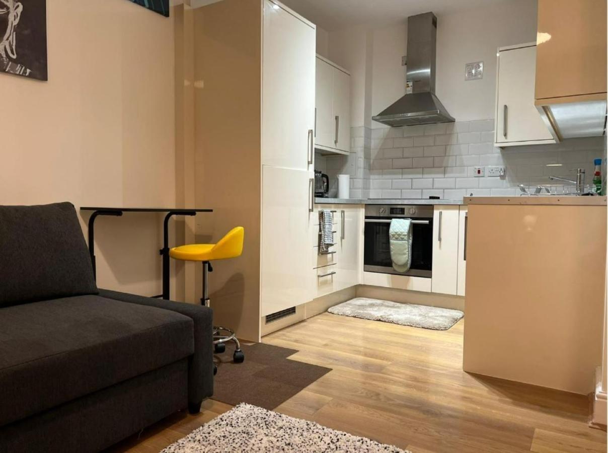 バーキングModern And Stylish 1Bed Flatアパートメント エクステリア 写真