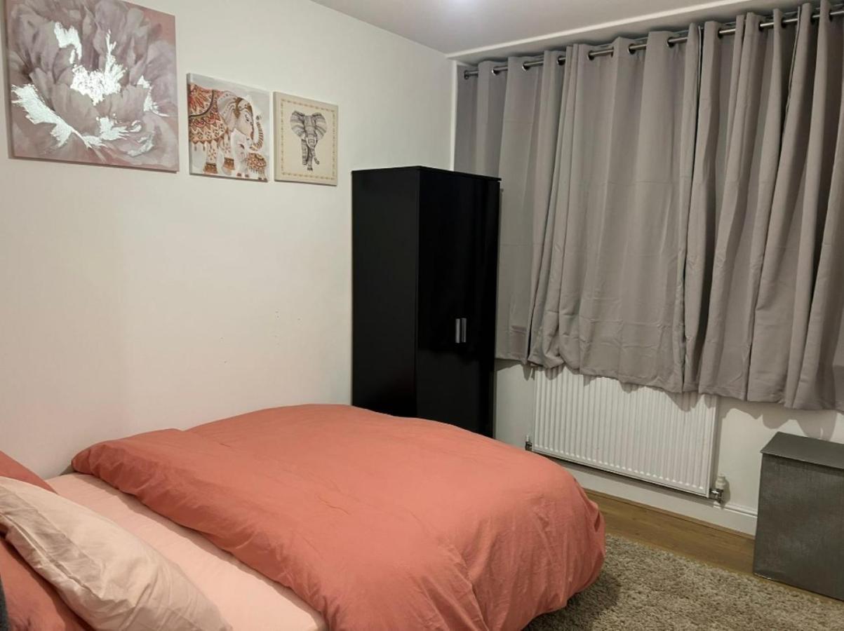 バーキングModern And Stylish 1Bed Flatアパートメント エクステリア 写真